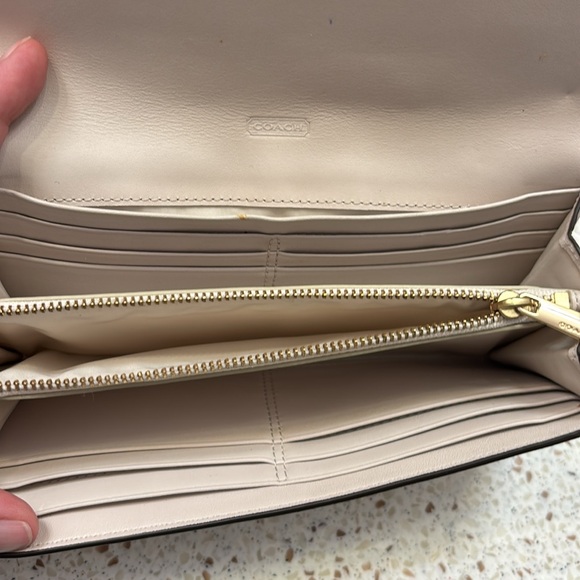 Coach White Leather Long Wallet - Picture 14 of 17